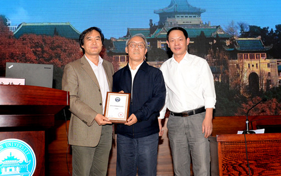 1477289588992441.jpg 珞珈_副本.jpg